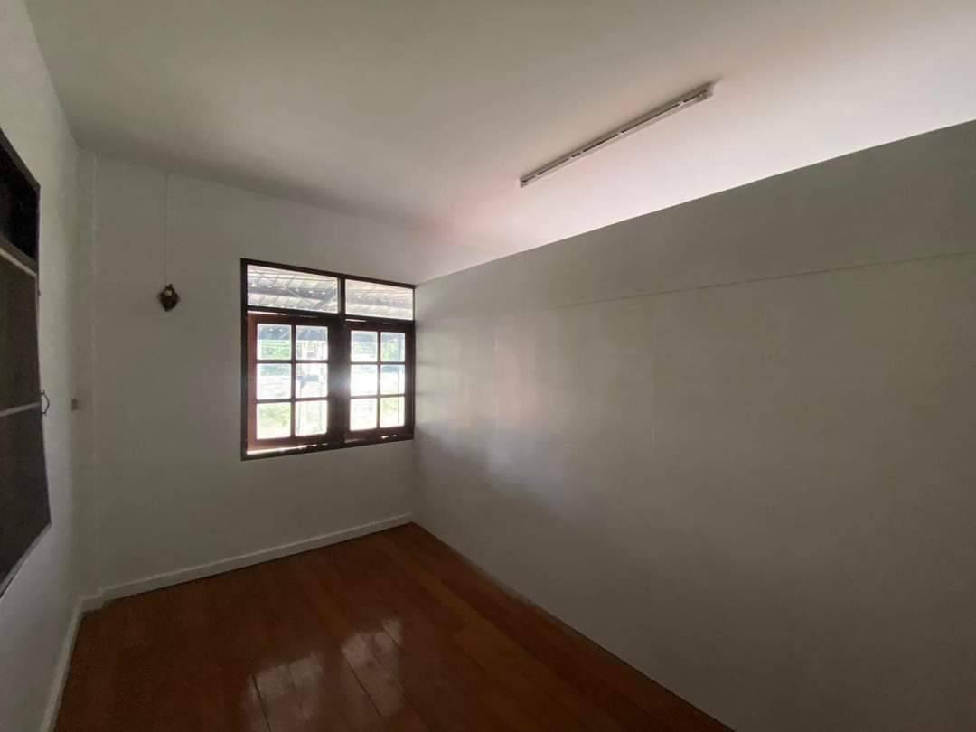 ให้เช่าคลังสินค้าพร้อมสำนักงาน พื้นที่ใช้สอยในโกดัง 480 ตารางเมตร ติดถนน 375 อำเภอเมือง นครปฐม