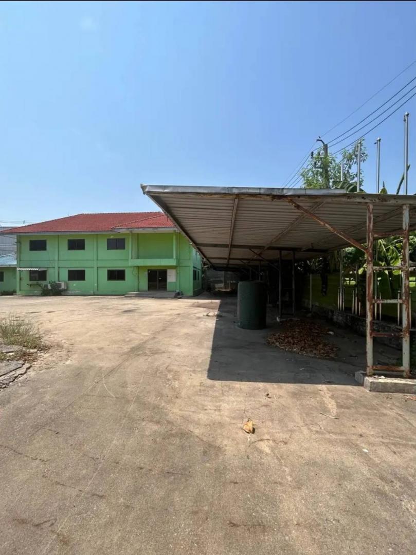 ให้เช่าโกดังพร้อมสำน้กงาน พื้นที่ใช้สอย 4000 ตารางเมตร ถนน พุทธมณฑลสาย 4 สามพราน นครปฐม