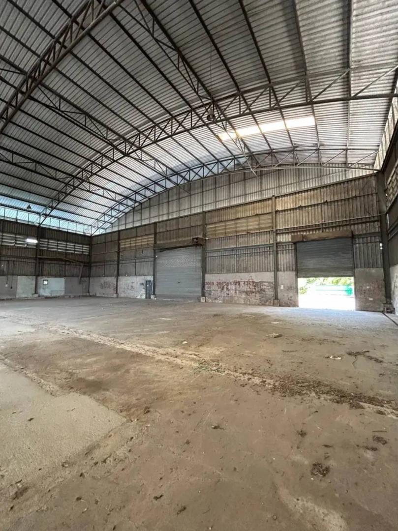ให้เช่าโกดังพร้อมสำน้กงาน พื้นที่ใช้สอย 4000 ตารางเมตร ถนน พุทธมณฑลสาย 4 สามพราน นครปฐม