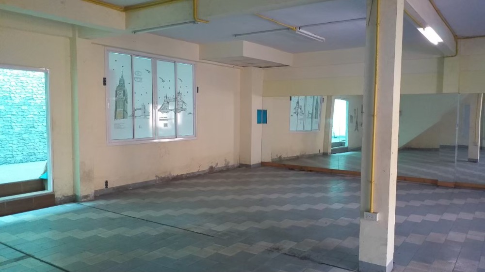 ให้เช่าอาคารพาณิชย์ 2 คูหา  พื้นที่ใช้สอย 400 ตารางเมตร 2 ห้องนอน 4 ห้องน้ำ   ซอยเพิ่มสิน ประชาสงเคราะห์ 45