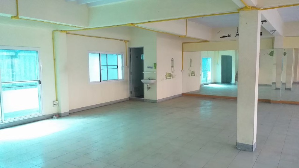 ให้เช่าอาคารพาณิชย์ 2 คูหา  พื้นที่ใช้สอย 400 ตารางเมตร 2 ห้องนอน 4 ห้องน้ำ   ซอยเพิ่มสิน ประชาสงเคราะห์ 45