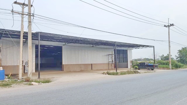 ปั้ม PTT ธรรมกาย 402ตรว. 1204 ตรม. ขนส่ง ปทุมธานี ให้เช่าโกดัง ตลาดคลองสี่ตะวันออก 22-32  ติดถ.Motorway ออฟฟิศ 2 ชั้น  ม.กรุงเทพ รังสิต