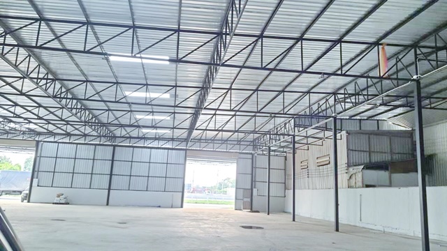 ปั้ม PTT ธรรมกาย 402ตรว. 1204 ตรม. ขนส่ง ปทุมธานี ให้เช่าโกดัง ตลาดคลองสี่ตะวันออก 22-32  ติดถ.Motorway ออฟฟิศ 2 ชั้น  ม.กรุงเทพ รังสิต