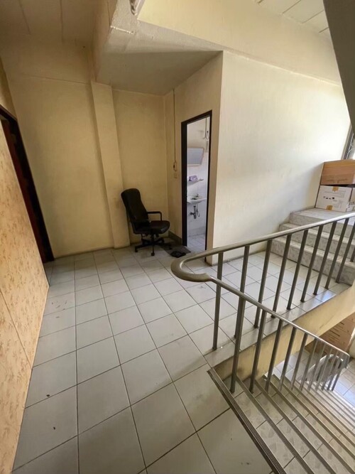 ขายพลาซ่าตึกแถว 3 ฉโนด 2 ห้อง 5 ชั้น บริเวณตึกเจ้เล้ง ดอนเมืองใกล้สนามบิน 43 ตรว. 