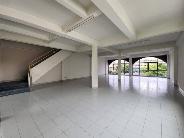 ขาย อาคารพาณิชย์ ซอยศรีนครินทร์ 40  ใกล้ซีคอนสแควร์ ศรีนครินทร์   ZW307