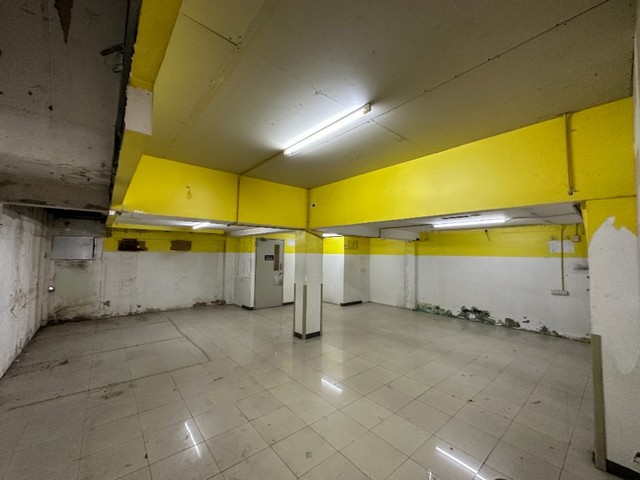 ให้เช่าตึกแถว 2 ห้อง 4 ชั้นหน้ากว้าง8เมตร ทำเลดีใกล้ The Mall บางกะปิ