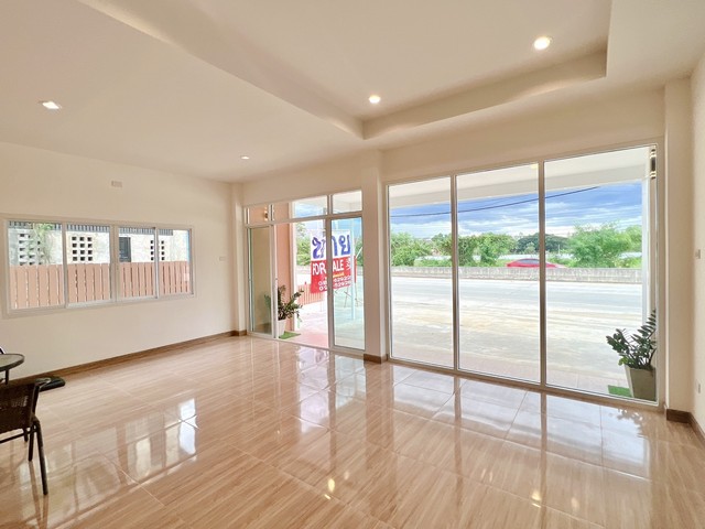 ขายบ้านกึ่งอาคารพาณิชย์ 2ชั้น37ตรว.4.75ลบ. ฟรีโอน ถ.แม่ริม-แม่โจ้ ต.ริมใต้ อ.แม่ริม เชียงใหม่