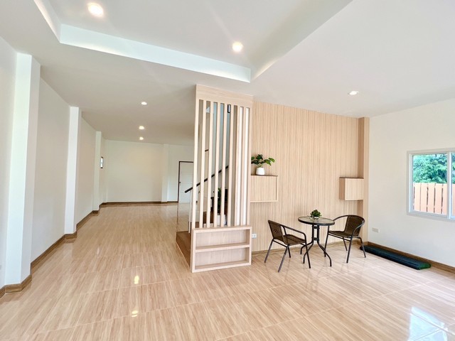 ขายบ้านกึ่งอาคารพาณิชย์ 2ชั้น37ตรว.4.75ลบ. ฟรีโอน ถ.แม่ริม-แม่โจ้ ต.ริมใต้ อ.แม่ริม เชียงใหม่