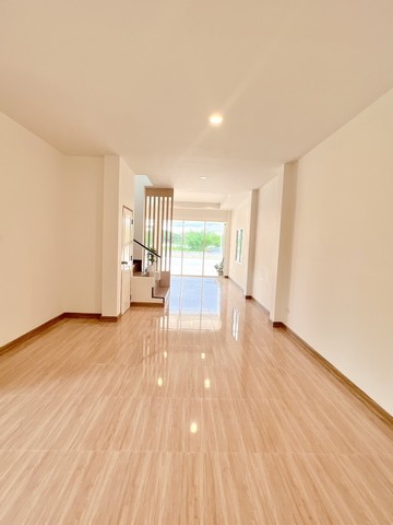 ขายบ้านกึ่งอาคารพาณิชย์ 2ชั้น37ตรว.4.75ลบ. ฟรีโอน ถ.แม่ริม-แม่โจ้ ต.ริมใต้ อ.แม่ริม เชียงใหม่