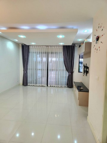 ขายทาวน์โฮม 3 ชั้น 3 ห้องนอน โครงการบ้านกลางเมือง นวมินทร์ 42 ตรงข้ามตลาดอินทรารักษ์