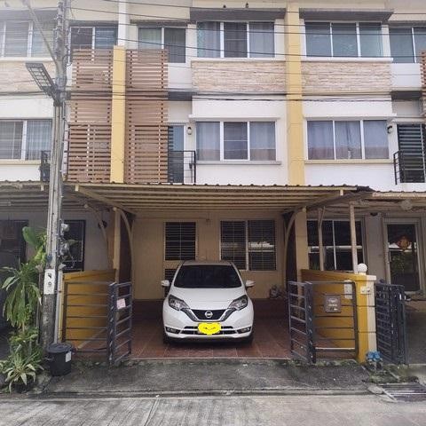 POR3485 ขายทาวน์โฮม ทาวน์พลัส ลาดพร้าว 101 ทะลุโพธิ์แก้ว เข้าออกได้หลายทาง นวมินทร์ เลียบด่วน ลาดพร้าว 101 เหมาะอยู่อาศัย