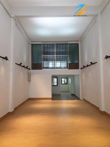 ขายอาคารพาณิชย์ 3.5 ชั้น มีดาดฟ้า ซอยจรัญสนิทวงศ์ 25 แยก 4 ทะลุ 27 แยก 3 รีโนเวทใหม่ สวยม้ากกกกก คุ้มค่า 