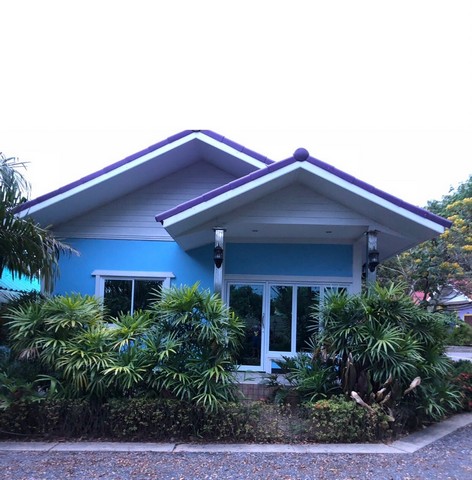 ขายธุรกิจรีสอร์ททำเลที่ล้อมรอบด้วยสวนป่า เนื้อที่5-0-33 ไร่ มีห้องพัก 20 หลัง  ถ.สุราษฎร์-นครศรีฯ  อ.กาญจนดิษฐ์ สุราษฎร์ธานี   ZST174