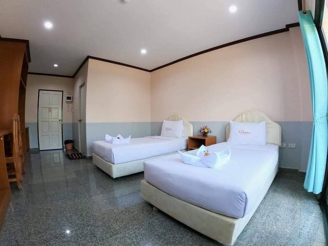 โรงแรมอินโดจีน ใจกลางเมืองลำปาง ขนาดพื้นที่  1-2-37 ไร่  ทำเลดี เดินทางสะดวก พื้นที่จอดรถมากกว่า50 คัน   ZN585 
