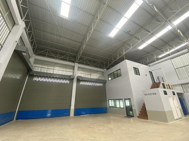 ให้เช่าโกดังใหม่พร้อมออฟฟิศ 400 - 600 ตรม.ย่านปทุมธานี คลองหลวง ใกล้ตลาดไท