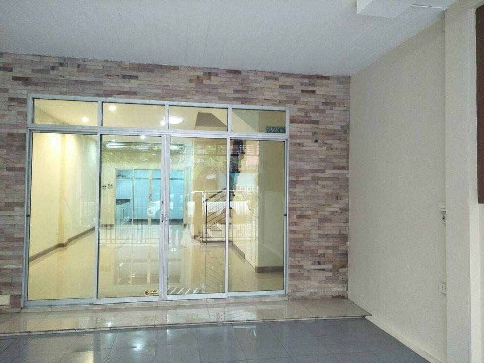 ขายทาว์นโฮม3ชั้น 20 ตร.ว. โครงการ RK Office Park มีนบุรี ถนนสุวินทวงศ์ 