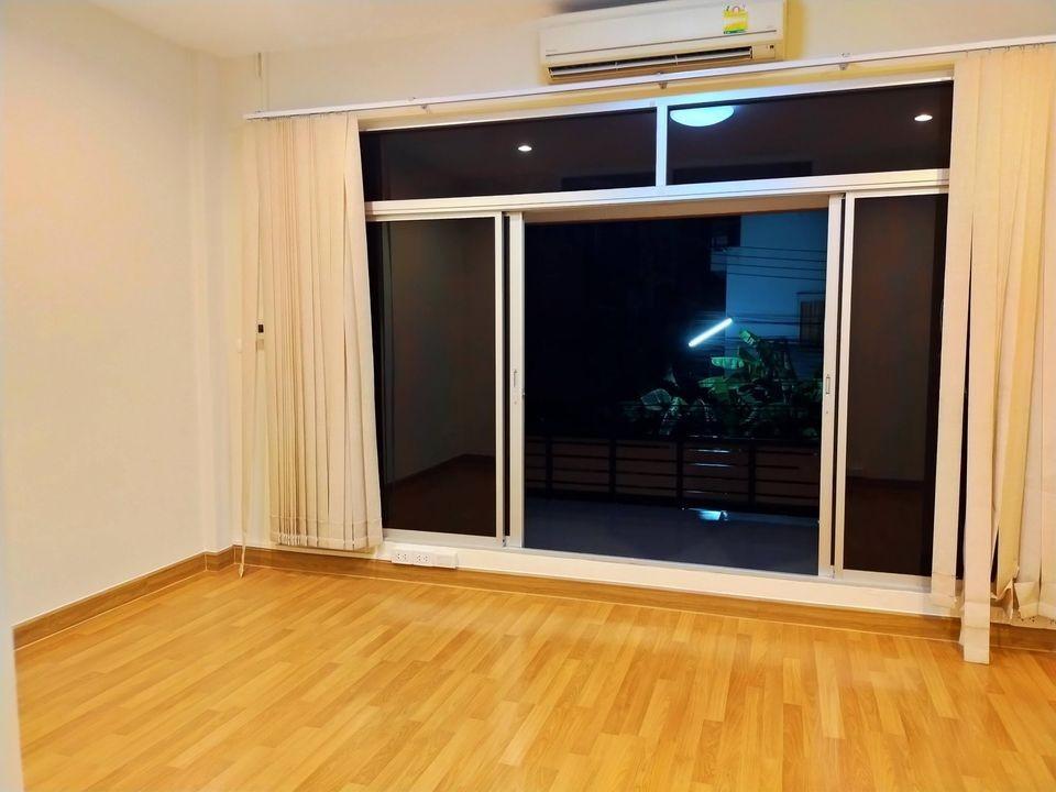 ขายทาว์นโฮม3ชั้น 20 ตร.ว. โครงการ RK Office Park มีนบุรี ถนนสุวินทวงศ์ 