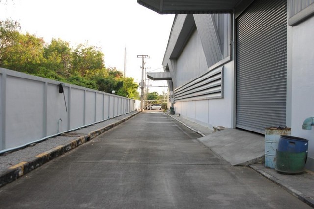 C2632 ขายโรงงานผลิตชิ้นส่วนยานยนต์ 5 ไร่ ติดถนนสุวินทวงศ์ บางน้ำเปรี้ยว ฉะเชิงเทรา