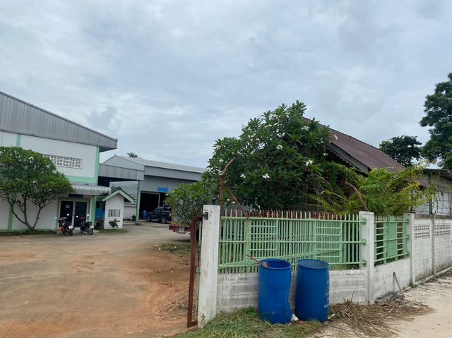 C3574 ขายโรงงานฉีดพลาสติก มีเครื่องจักรและอุปกรณ์การผลิต มีใบรง.4 ศรีราชา ชลบุรี