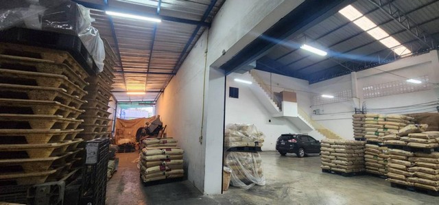 C4018 ขายโรงงานพลาสติก 297 ตารางวา พื้นที่สีม่วง มีใบอนุญาตรง.4 สามพราน นครปฐม