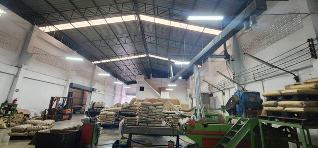 C4018 ขายโรงงานพลาสติก 297 ตารางวา พื้นที่สีม่วง มีใบอนุญาตรง.4 สามพราน นครปฐม