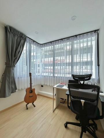 C4070 ให้เช่าและขายทาวน์โฮม 4 ชั้น ซอยสาทร 21 เหมาะทำ Home Office AirBnb หรือ อยู่อาศัย ใกล้BTSสะพานตากสิน 350 เมตร 