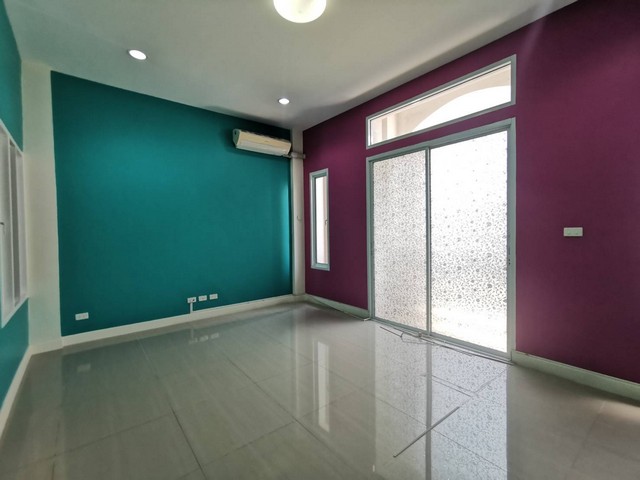 โฮมออฟฟิศ 4 ชั้น ม.พรีเมียม เพลส นวมินทร์-ลาดพร้าว 101 : 21.2 ตร.ว. 330 ตร.ม.
