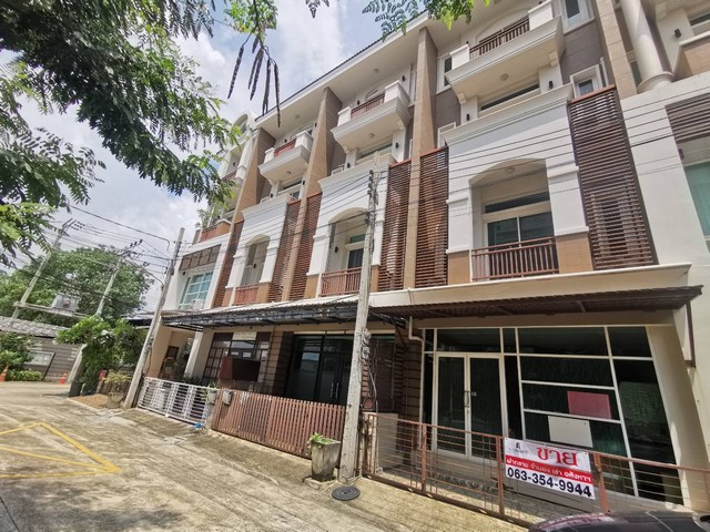 โฮมออฟฟิศ 4 ชั้น ม.พรีเมียม เพลส นวมินทร์-ลาดพร้าว 101 : 21.2 ตร.ว. 330 ตร.ม.
