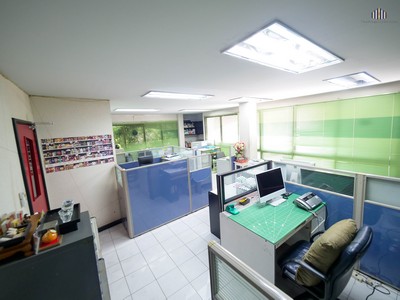 Rare! Well Maintained, Renovated Extra Rooms!! 650 Sq.m 4-Storey 84 Sq.W Home Office Building for SALE at Town in Town Soi 3