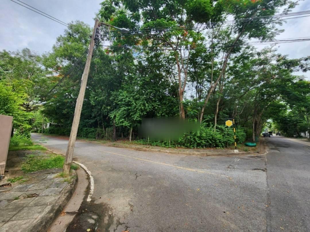 ขายที่ดิน 1-0-63 ไร่ หมู่บ้านนวธานีเสรีไทย ถนนเสรีไทย แขวงรามอินทรา เขตคันนายาว เหมาะสร้างบ้านพักอาศัย