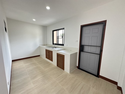 ขาย Townhouse ไม่ไกลจากตัวเมืองเชียงใหม่ เดินทางสะดวก เพียง 15 นาที เท่านั้น โซนสันกำแพง