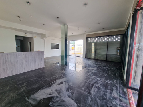 ขาย อาคารพาณิชย์ 2 คูหา หลังมุมสวยทำเลดี!!! ติดถนนใหญ่ ถ.คลองหลวง ตลาดไท