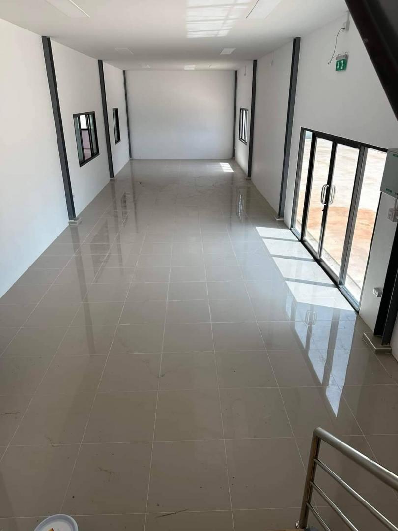 ให้เช่าโกดังใหม่ มีสำนักงาน 2 ชั้น  พื้นที่ใช้สอยทั้งหมด 1,350 ตาราเมตร ท่าเสา กระทุ่มแบน สมุทรสาคร