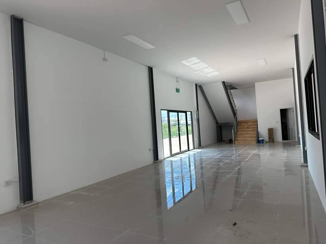 ให้เช่าโกดังใหม่ มีสำนักงาน 2 ชั้น  พื้นที่ใช้สอยทั้งหมด 1,350 ตาราเมตร ท่าเสา กระทุ่มแบน สมุทรสาคร