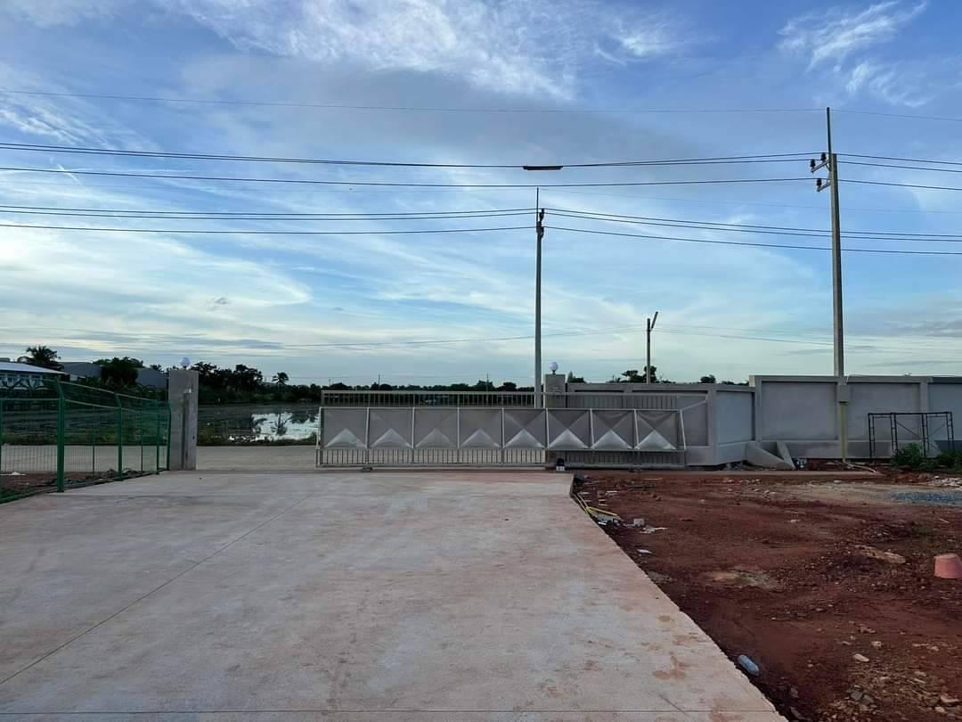 ให้เช่าโกดังใหม่ มีสำนักงาน 2 ชั้น  พื้นที่ใช้สอยทั้งหมด 1,350 ตาราเมตร ท่าเสา กระทุ่มแบน สมุทรสาคร