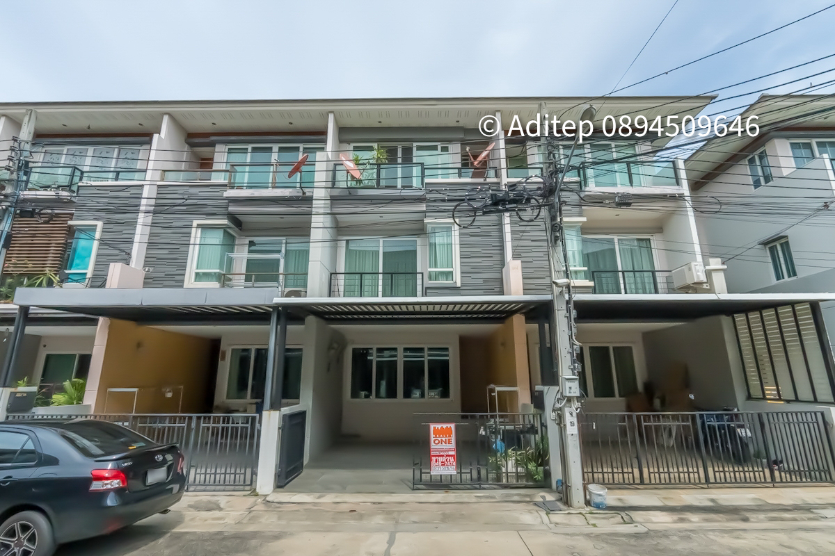 ขาย ทาวน์โฮม โชคชัย 4 ม.ภัทรา วิลล่า 8 สตรีวิทยา 2 ซอย 10 ขนาด 3 ชั้น 21 ตรว. 3 ห้องนอน 4 ห้องน้ำ เฟอร์บิ้วอิน