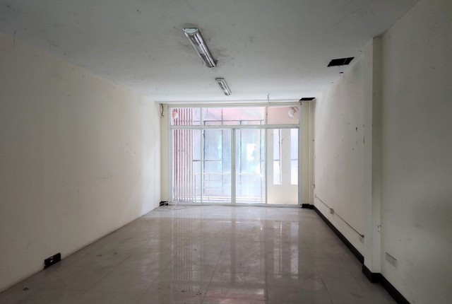 ขายอาคารพาณิชย์  อำเภอเมืองร้อยเอ็ด ร้อยเอ็ด (PKK04-05700)