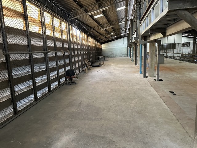 ให้เช่าโกดังโรงงาน1 ไร่2 งาน 37 ตร.ว. พื้นที่ใช้สอยรวม 3,520 ตร.ม. รถคอนเทนเนอร์เข้าได้ติดถนน ใหญ่  ย่านพระราม2 บางกระดี่ แสมดำ บางขุนเทียน