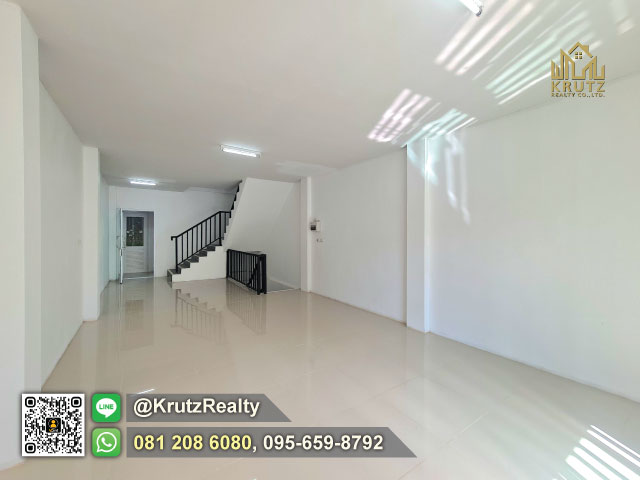 ขายอาคารพาณิชย์ ศักยภาพดีมาก ห้องริม เนื้อที่ 23.8 ตร.ว. 3 นอน 3 น้ำ ต.นอกเมือง อ.เมืองสุรินทร์ จ.สุรินทร์ 