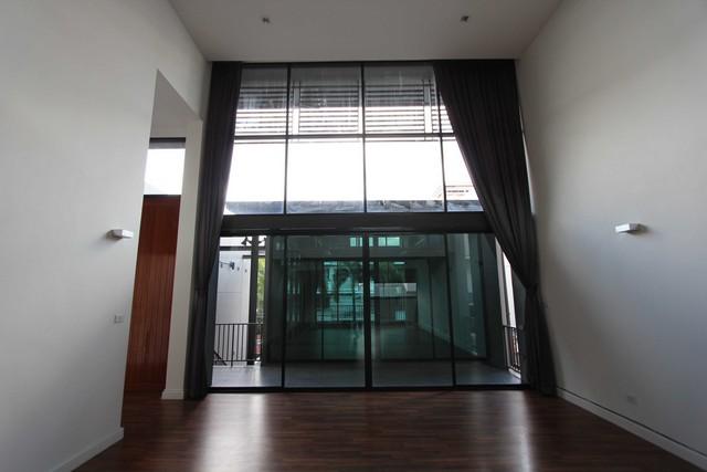 ให้เช่าโฮมออฟฟิศ4 ชั้น โครงการ THE PENTAS RATCHADA-RAMA 9 สไตล์โมเดิร์นลอฟท์ 7 ห้องเอนกประสงค์ 6 ห้องน้ำ พื้นที่ใช้สอยถึง 510 ตร.ม.