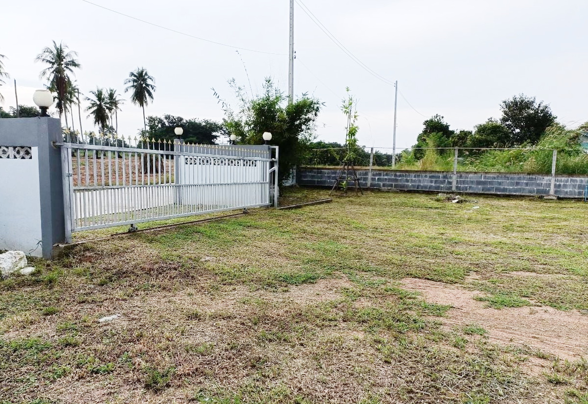 ขายด่วนที่ดินถมแล้วพร้อมรั้ว 200 ตารางวา อ.ศรีราชา จ.ชลบุรี