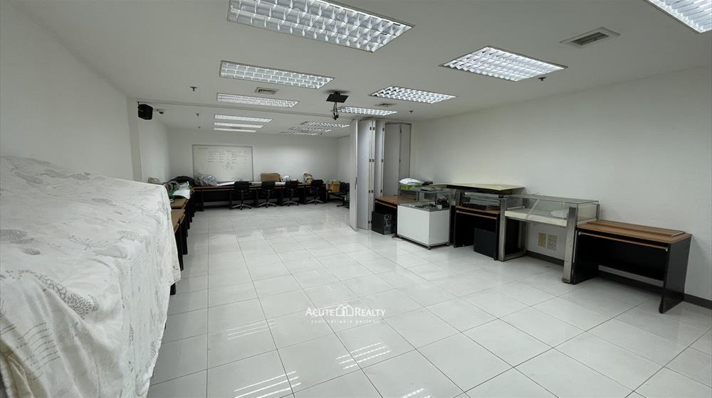 ให้เช่าพื้นที่ 208 ตร.ม. สุขุมวิท 21 ใจกลางอโศก เหมาะทำคลินิก ออฟฟิศ ร้านอาหาร