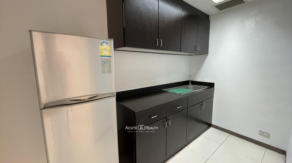 ให้เช่าพื้นที่ 208 ตร.ม. สุขุมวิท 21 ใจกลางอโศก เหมาะทำคลินิก ออฟฟิศ ร้านอาหาร