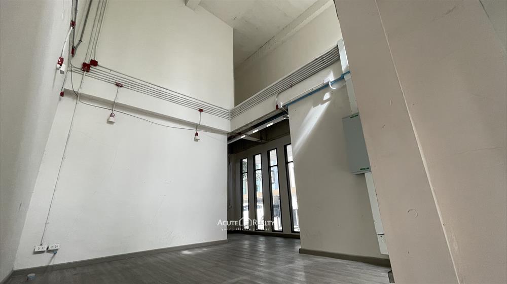 ให้เช่าอาคาร 2 ชั้น พร้อมที่จอดรถ สุขุมวิท 71 เหมาะทำร้านอาหาร คาเฟ่ คลินิก โชว์รูม