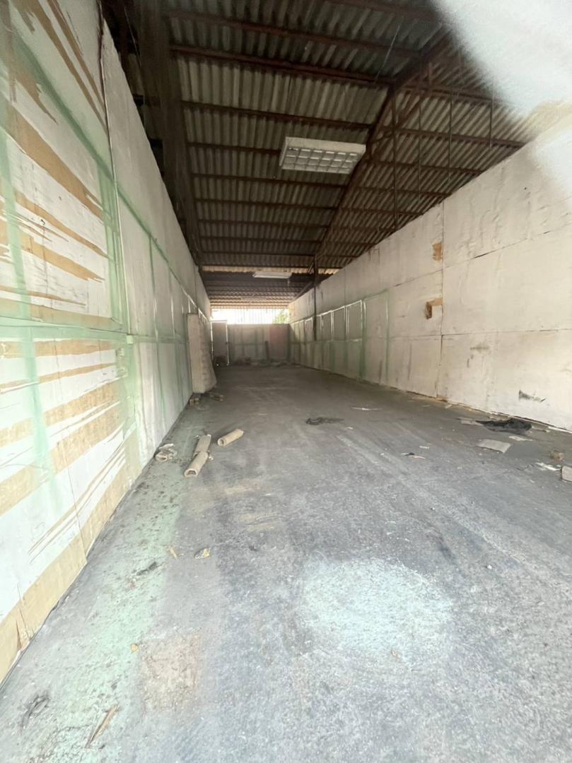 ให้เช่าโกดัง  ถนนพระราม3 ติด BRT พื้นที่ในโกดัง 800 ตารางเมตร จอดรถได้มากกว่า 20 คัน  สามารถทำได้หลายธุรกิจ บน และ คอมมูนิตี้มอล 