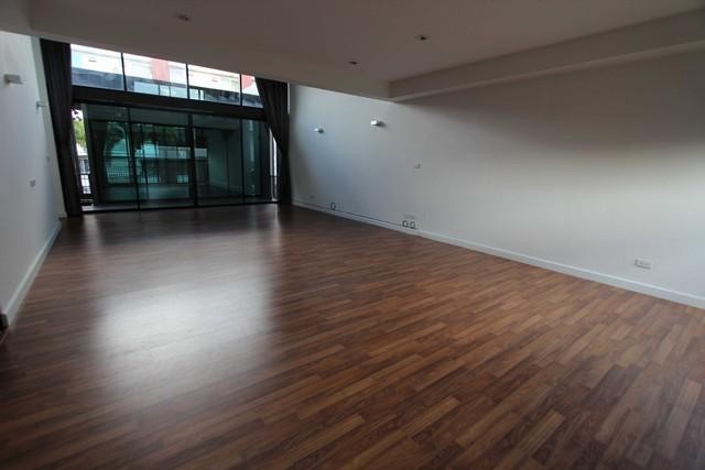 POR3500 ให้เช่าโฮมออฟฟิศ  เดอะ เพนตัส รัชดา-พระราม 9 THE PENTAS Ratchada-Rama 9 สไตล์โมเดิร์น ลอฟท์ เดินทางสะดวก ซ.สหการประมูล ถ.ประชาอุทิศ