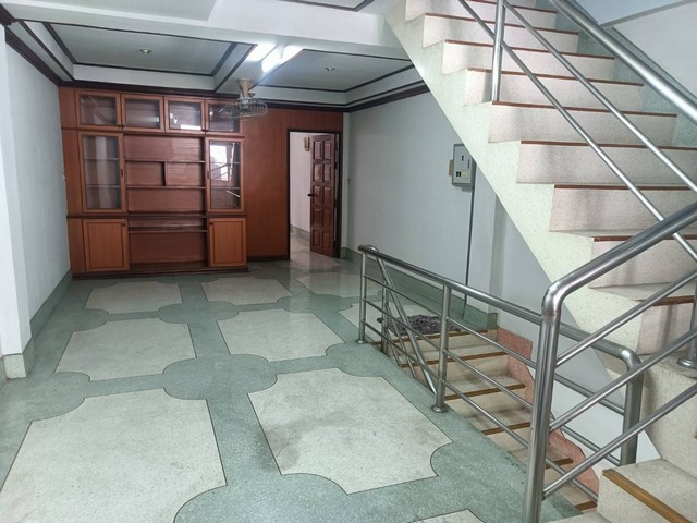 ขายด่วน ตึกแถว 4 ชั้น 21.7 ตารางวา ประชาอุทิศ74/1  ใกล้ ตลาดประชาอุทิศ76 แขวงบางมด เขตทุ่งครุ กทม.  ZTK002