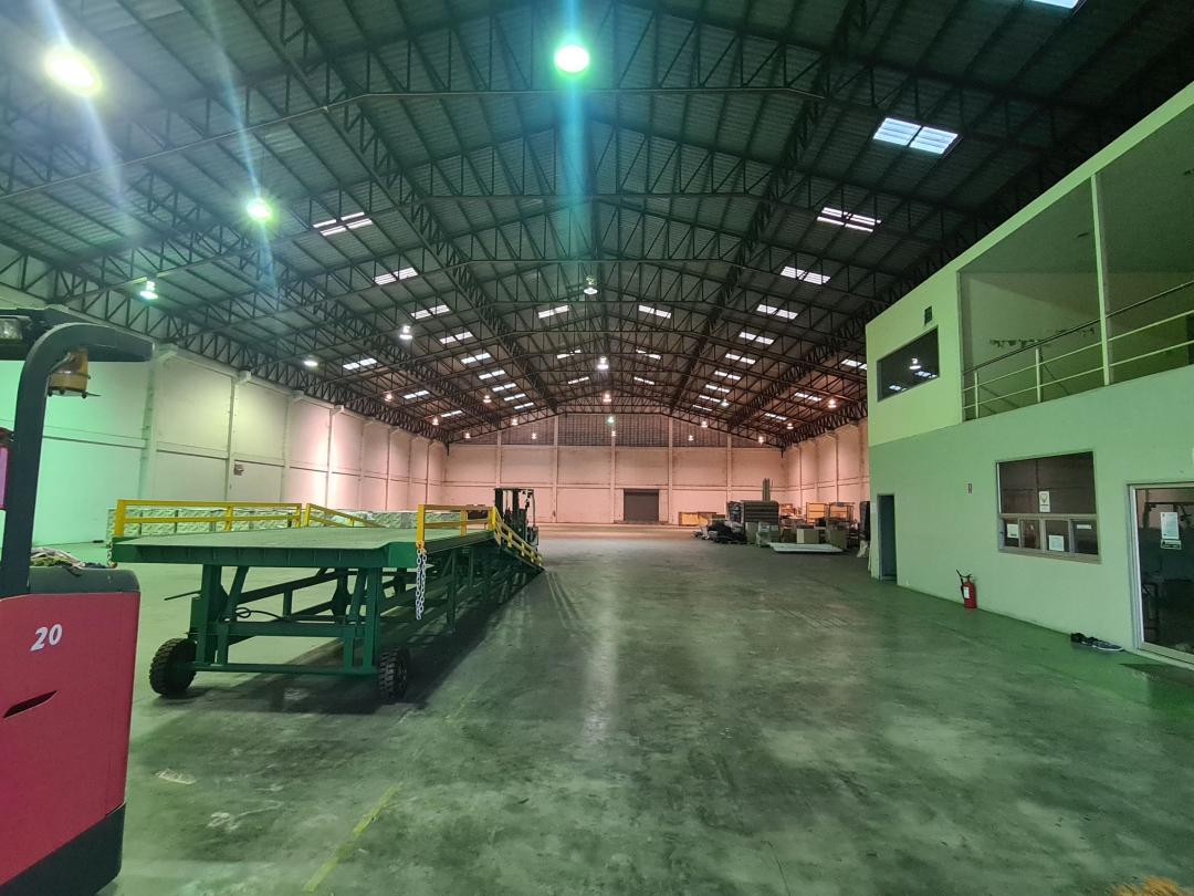 EPL-WH0569 ให้เช่าโกดัง-โรงงาน บางเสาธง สมุทรปราการ พร้อมสำนักงาน เป็นพื้นที่สีเหลือง  เนื้อที่ 786 ตรว. พื้นที่ใช้สอย 2,500 ตรม. ไฟ 3 เฟส 