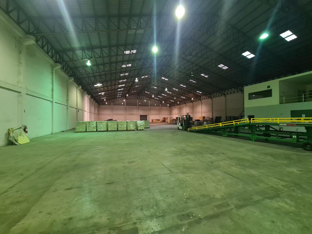 EPL-WH0569 ให้เช่าโกดัง-โรงงาน บางเสาธง สมุทรปราการ พร้อมสำนักงาน เป็นพื้นที่สีเหลือง  เนื้อที่ 786 ตรว. พื้นที่ใช้สอย 2,500 ตรม. ไฟ 3 เฟส 