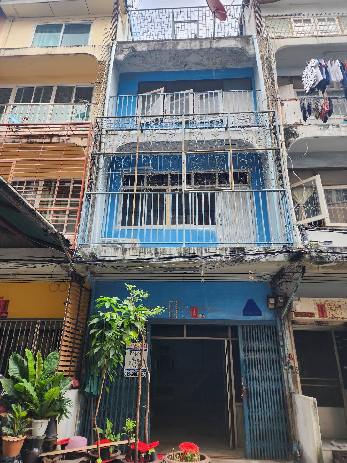 อาคารพาณิชย์ฯ - 1 นอน 2 Bathroom 4500000 thb   สวย ใกล้สาธร